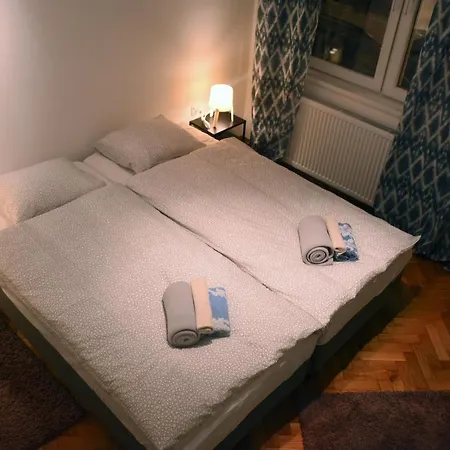 Apartment Hills