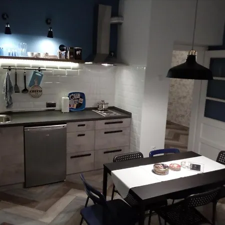 Apartment Hills