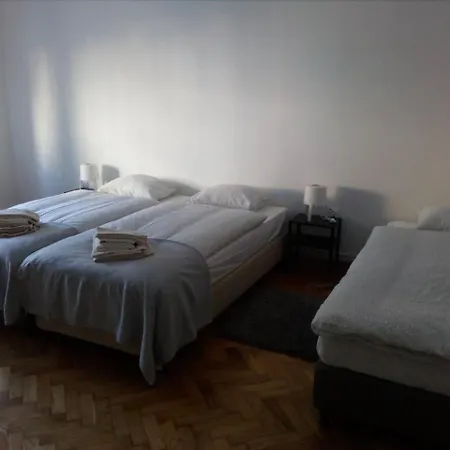 Apartment Hills